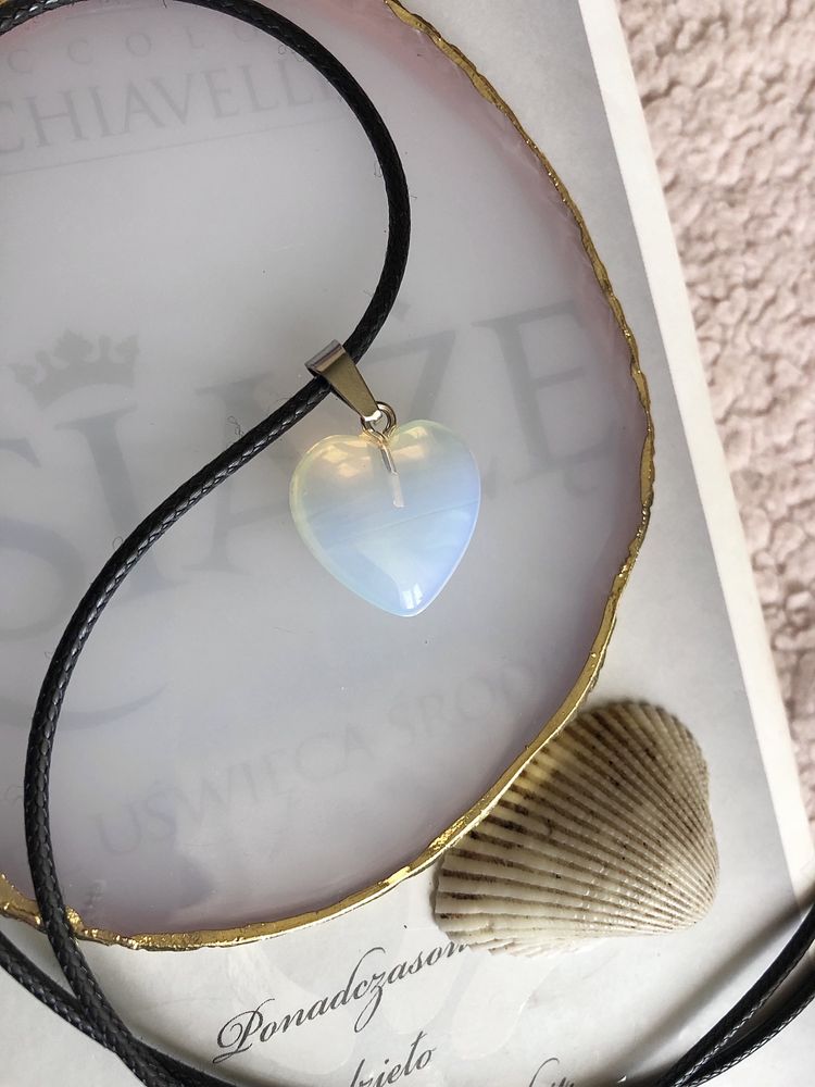 Wisiorek Serce na sznureczku, Niebieski transparent/Blue Transparent