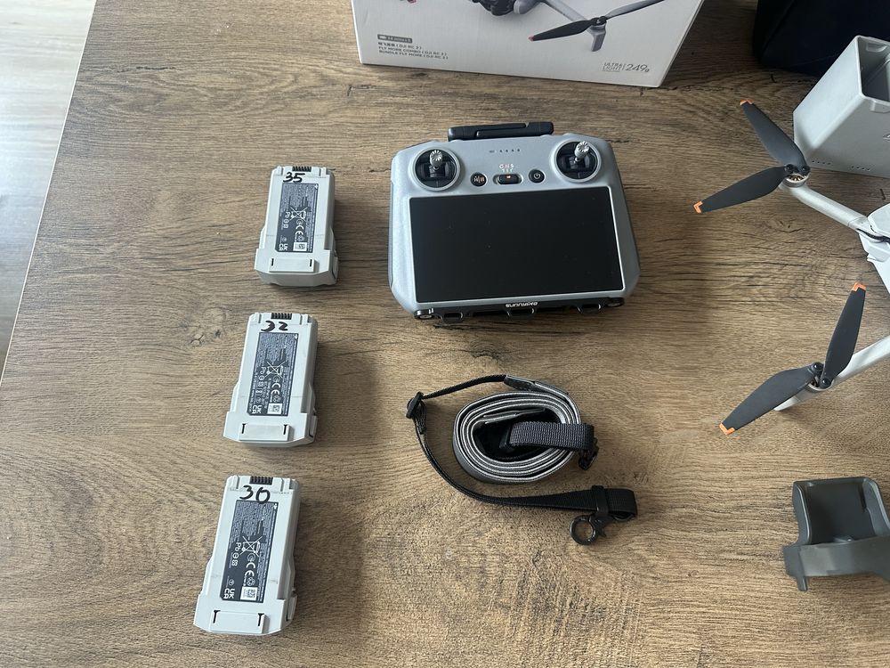 Dji mini 4 pro fly more combo rc2