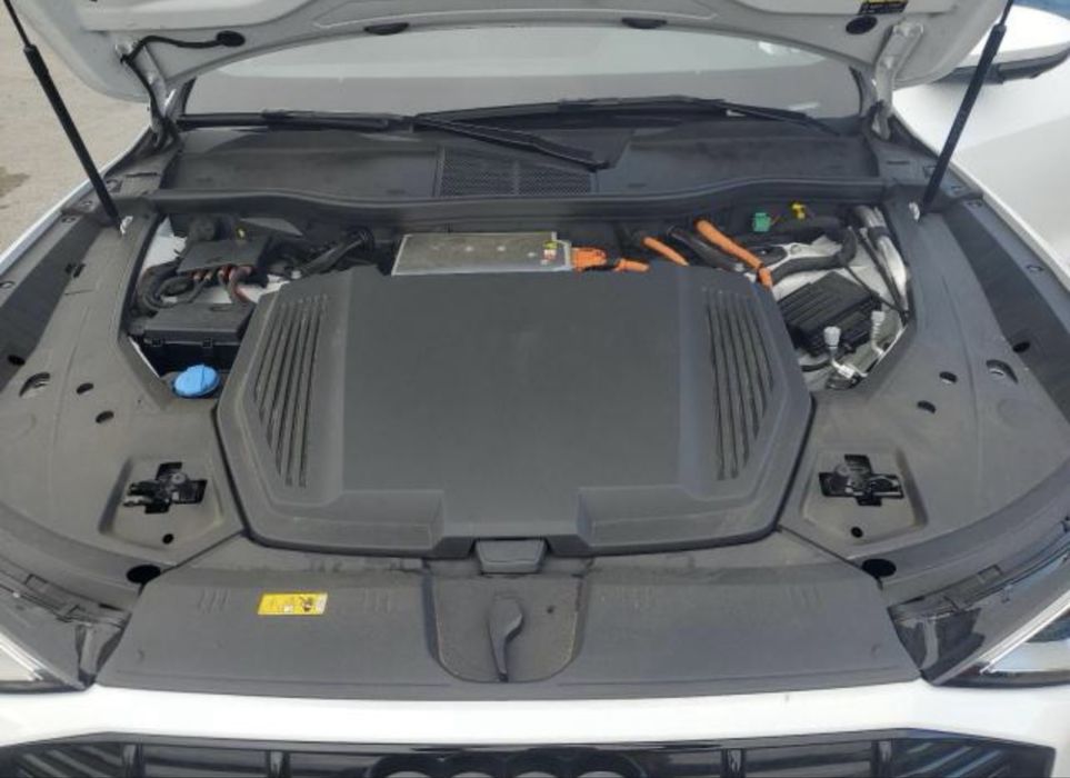 Etron e-tron s етрон ауді audi єтрон s капот