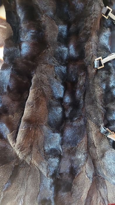 Шуба  з  шматків норки.