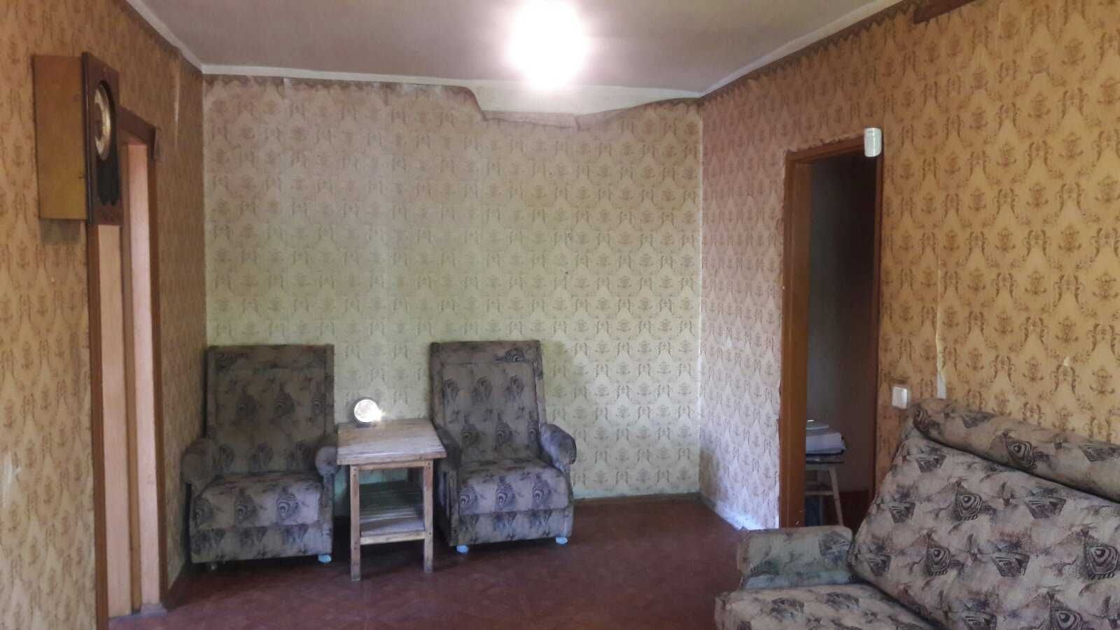 Продам 2 двух комнатную квартиру район старого ЖД Хозяин