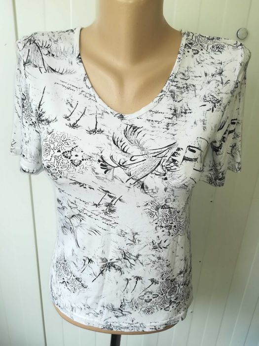 61. Damska bluzeczka firmy Daniel w rozmiarze M