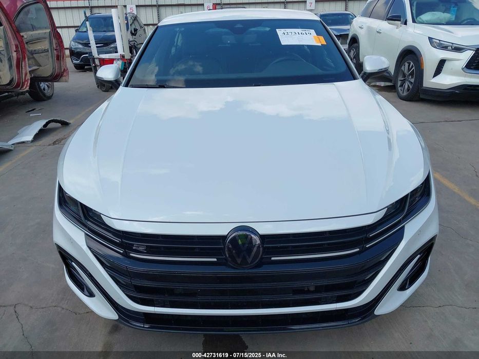 2023 Volkswagen Arteon в дорозі