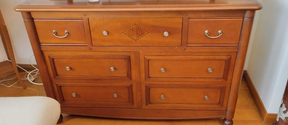 Móvel TV /Aparador em madeira de excelente qualidade