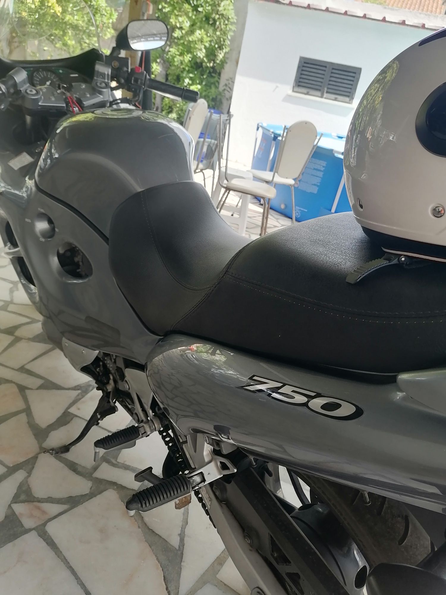 Susuki gsxf 750 ano 2005 como nova