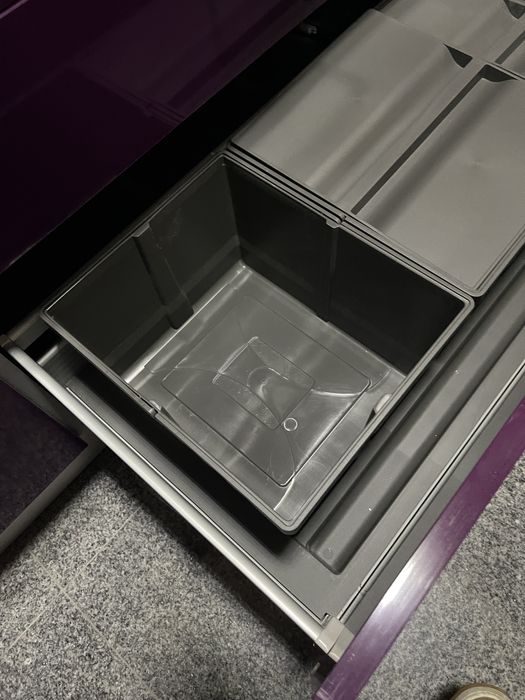 Cozinha de exposição em Termolaminado + 3 eletrodomésticos