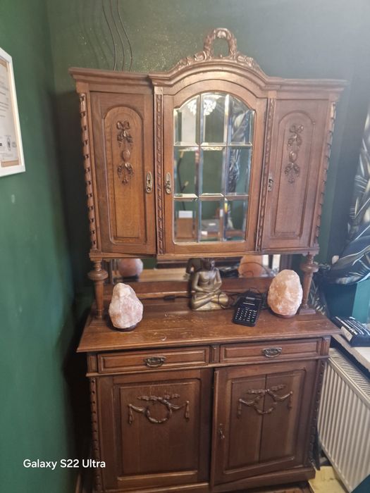 Kredens kryształowe szybki