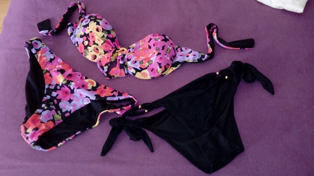 Bikinis com 3 peças / 2 bikinis