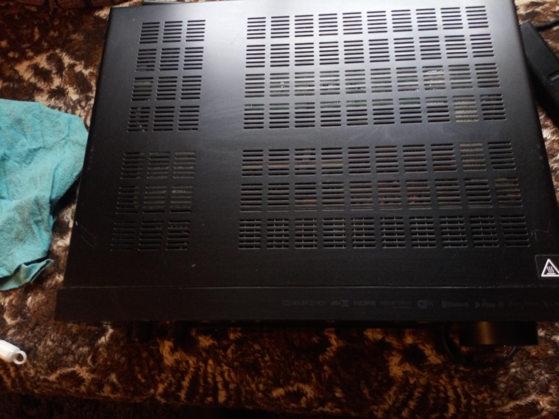 Amplituner. Onkyo 676e. Z funkcjami. sieciowym  wifi
