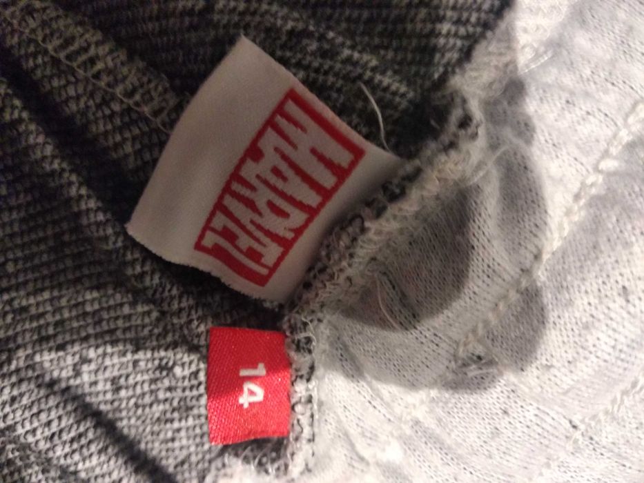 2 pares de calções em malha, tamanho 14 anos