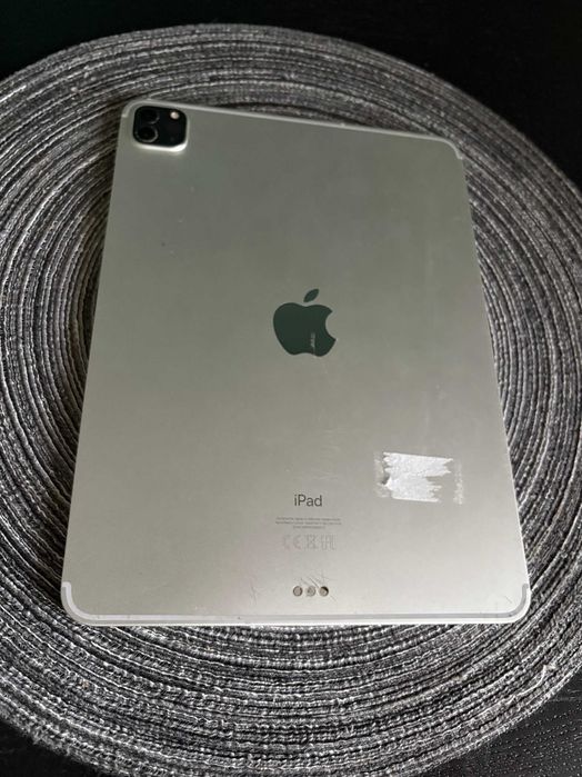 iPad Pro 11" 2gen 256GB cellular srebrny uszkodzony