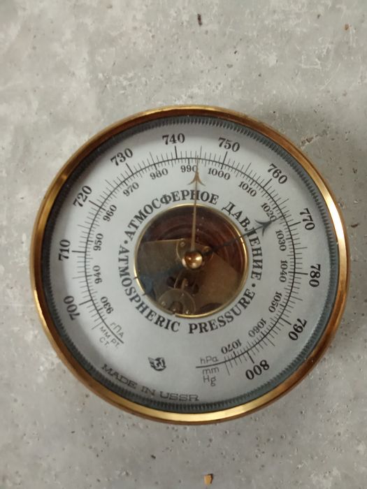 Zabytkowy barometr