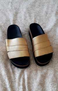 Sandálias Douradas