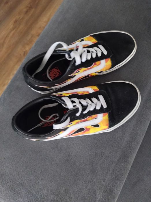 Buty sznurowane Vans