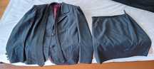 Traje universitario usado com capa