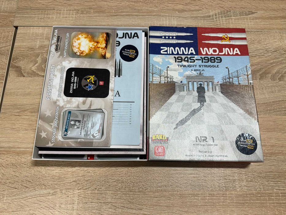 Zimna wojna Twilight Struggle 2 Edycja PL DELUXE karty w koszulkach