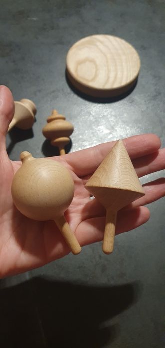 Дзиґи дерев'яні, набір з підставкою