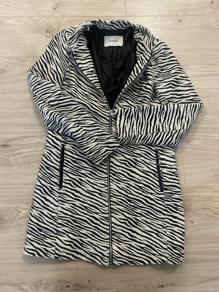 Plaszcz parka stradivarius zebra czarny bialy prochowiec bawelna