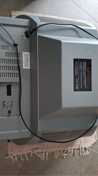 Conjunto TV + TDT + Comandos – Funciona Tudo!