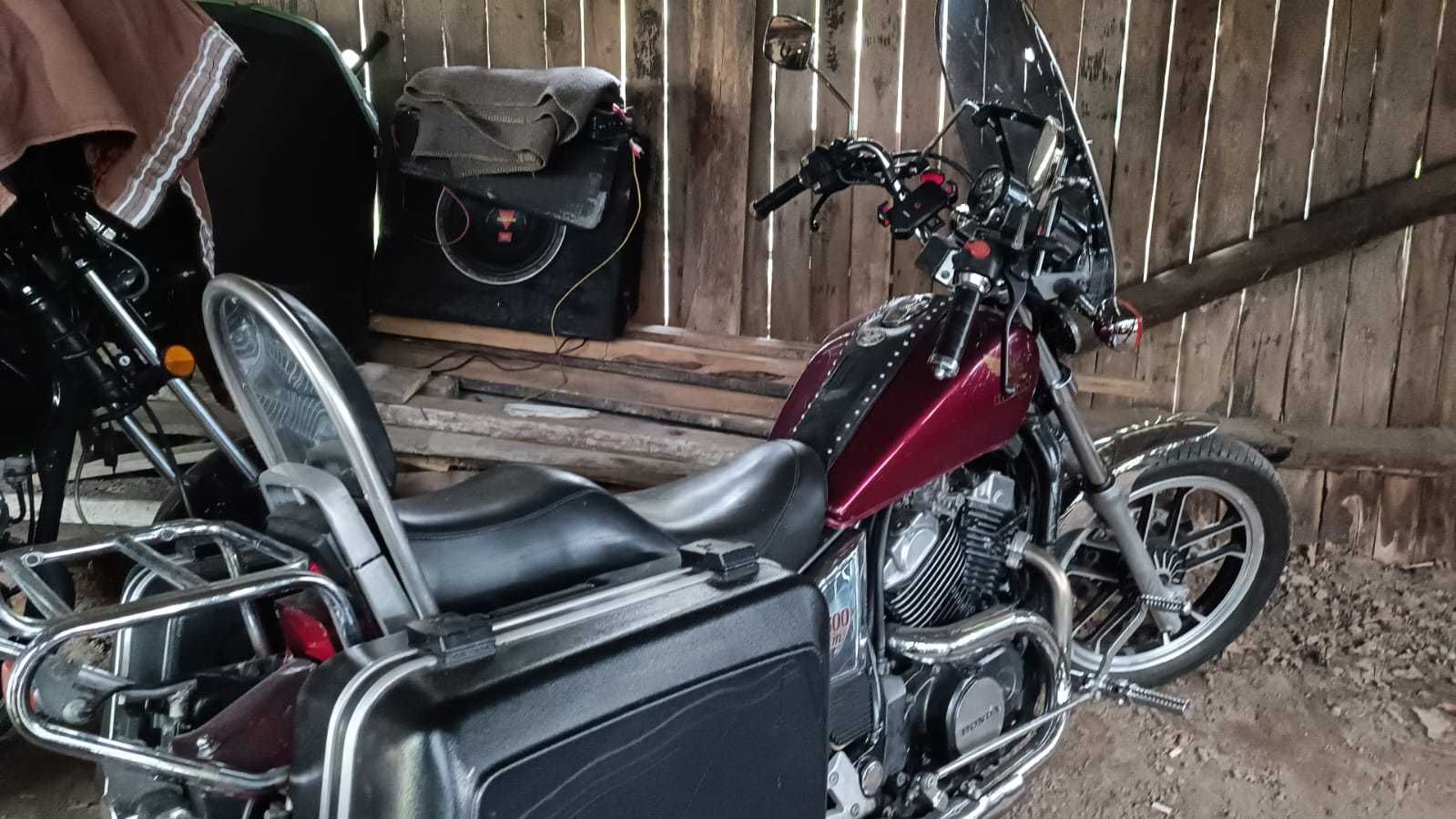 Honda Shadow VT500C