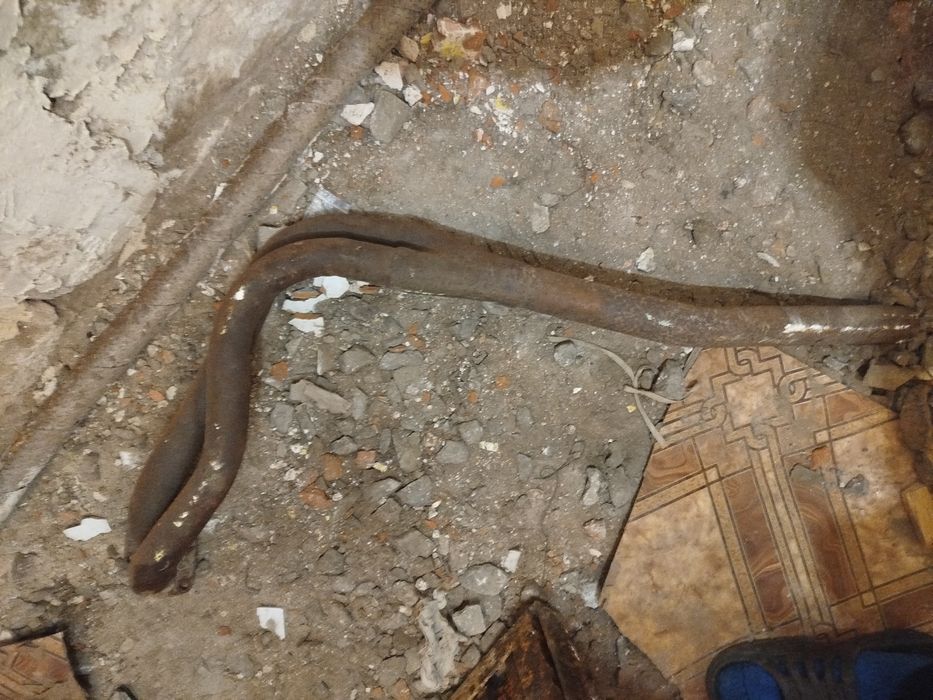 Продам деталі салону та подкапотки на ваз