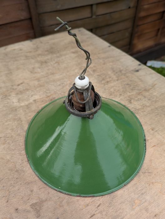 Stara lampa wisząca.