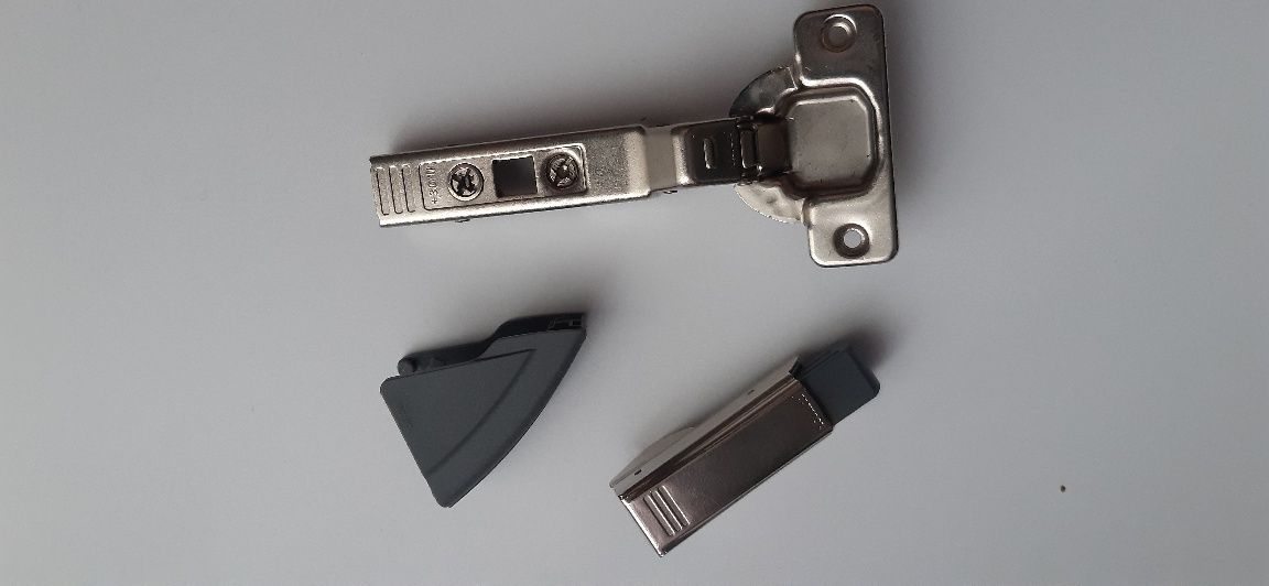 Петля Blum 30 градусов 2 с доводчиком