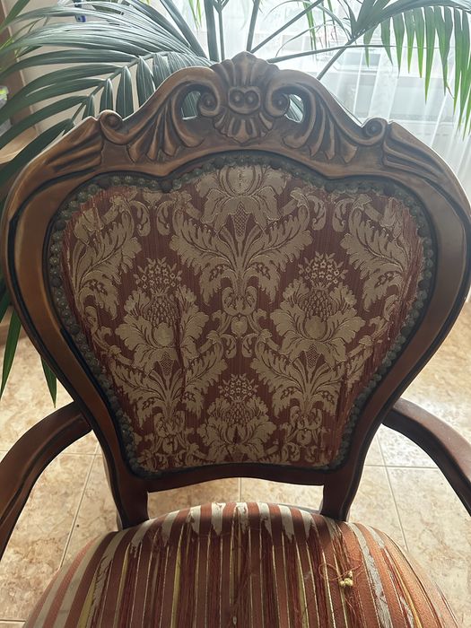 стул с подлокотниками под реставрацию