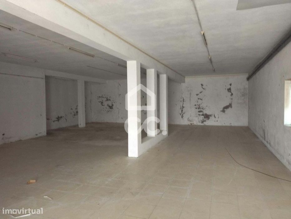 Armazém em Candoso Santiago - Guimarães