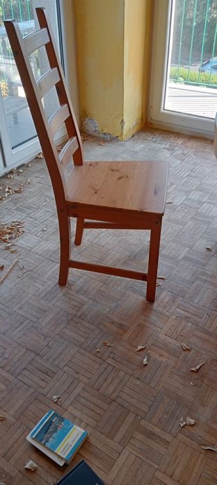 Stół drewniany z 6 krzesłami
