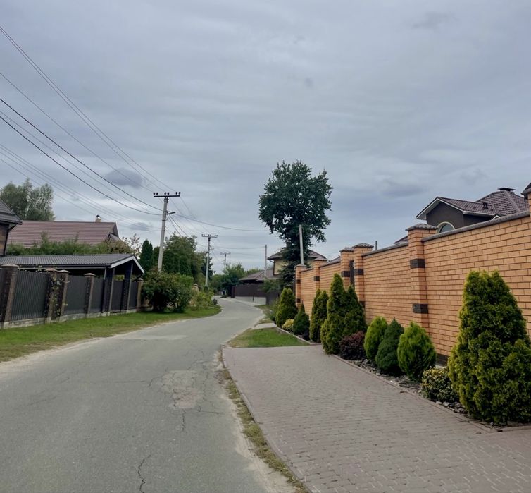 Ділянка в с. Гнідин. 12 сот. під забудову 999 уо за сотку