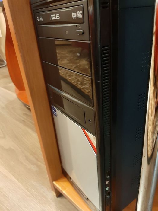 Продам компьютер с мониторов