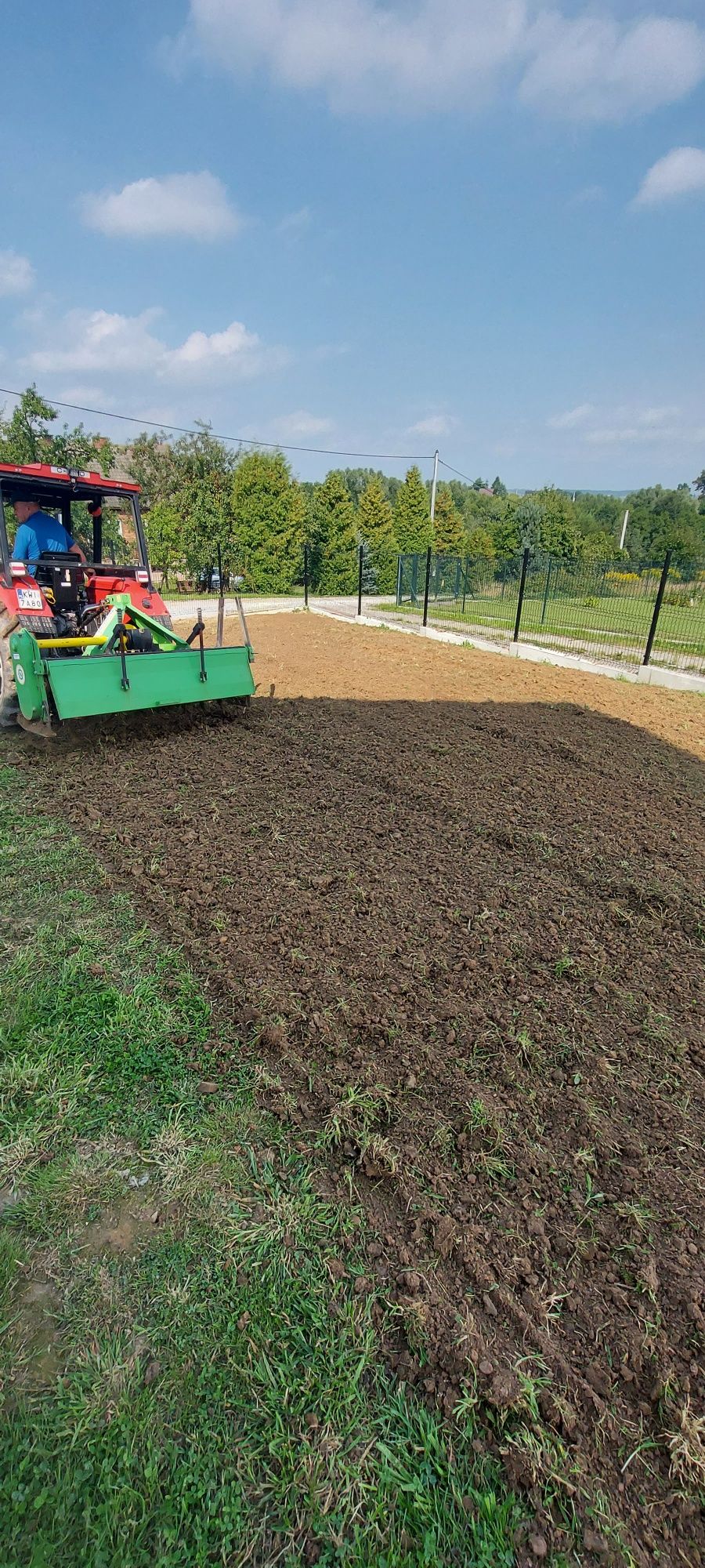 usługi koparko-ładowarką-minikoparką