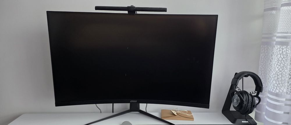 Monitor MSI G321CU  stan Dobry
