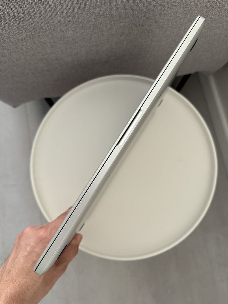 Macbook pro 15 2015 i7 2.2/3.5 , 256 SSD , 16GB RAM , 92%