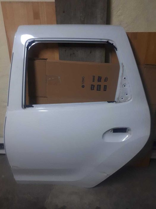 Drzwi tylne lewe Dacia Duster 2020