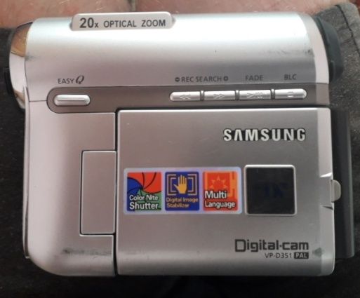 Відеокамера Samsung VP-D351