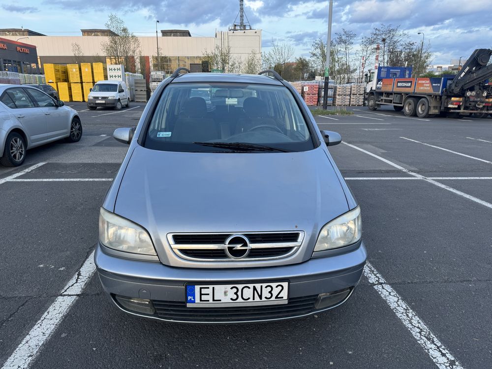 opel zafira 2004r.