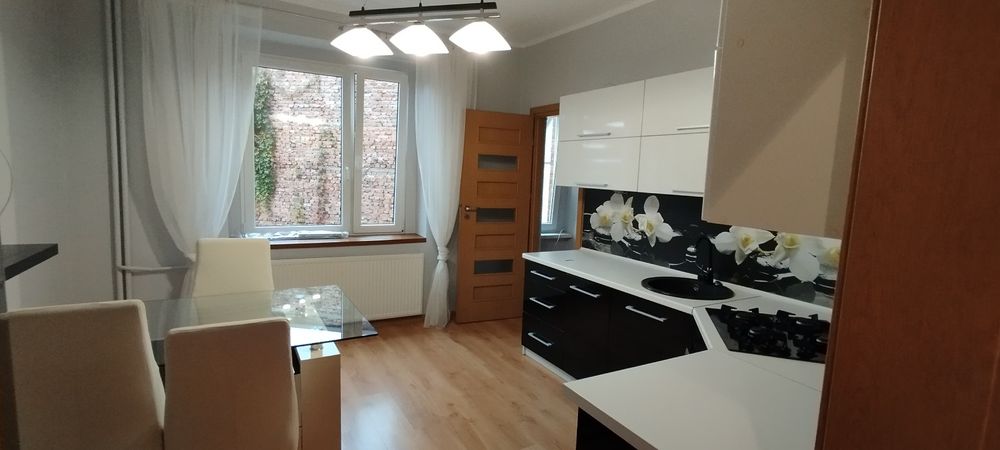 Mieszkanie 2 pokoje + duża kuchnia. Parter