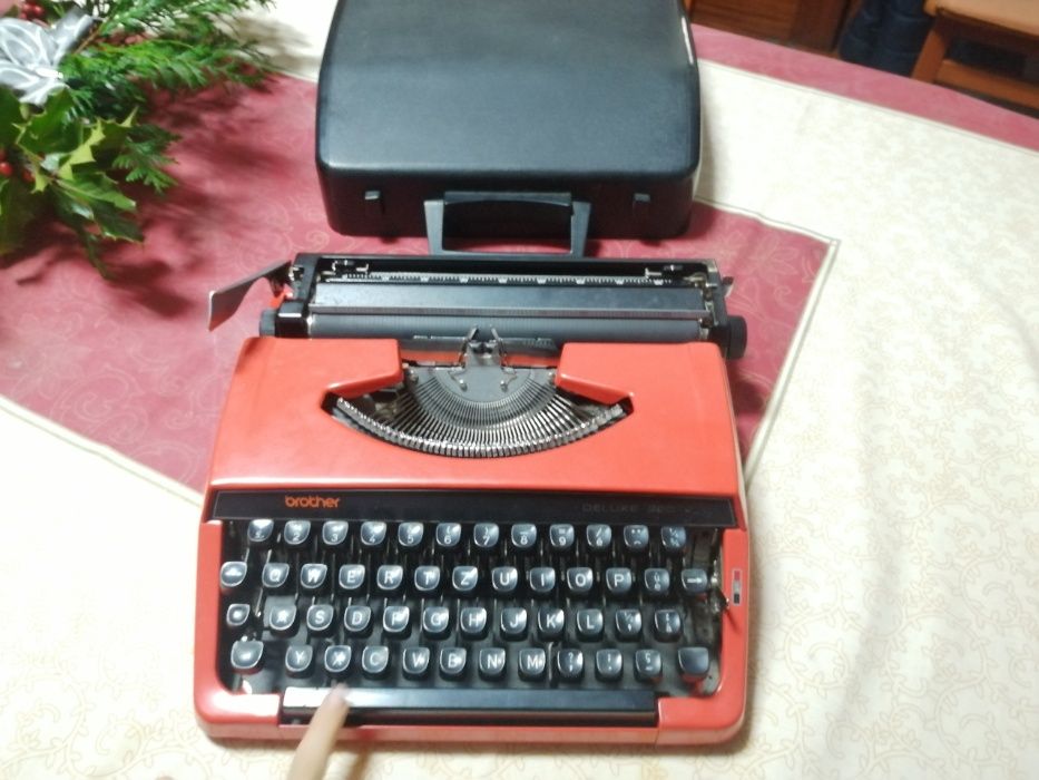 Máquina de escrever brother Deluxe 220