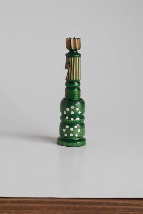 Pequenas peças decorativas em madeira