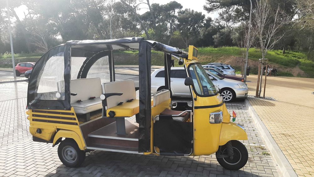 2 Tuk Tuk Piaggio Ape Calessino 422 (7+1 Lugares) + (3+1 Lugares)