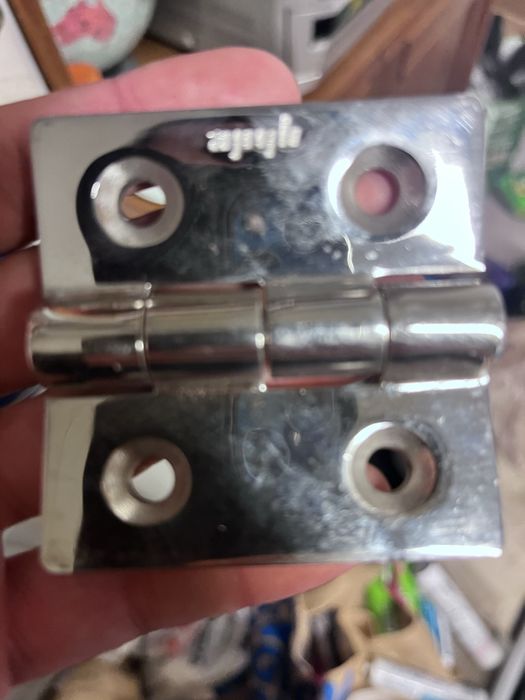 Dobradicas portas novas