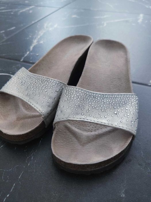 Шлёпки со стразами 36 р.