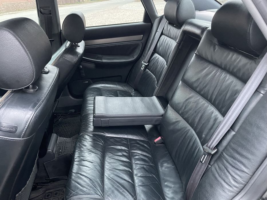 Audi A4 Автомат 2.4 v6