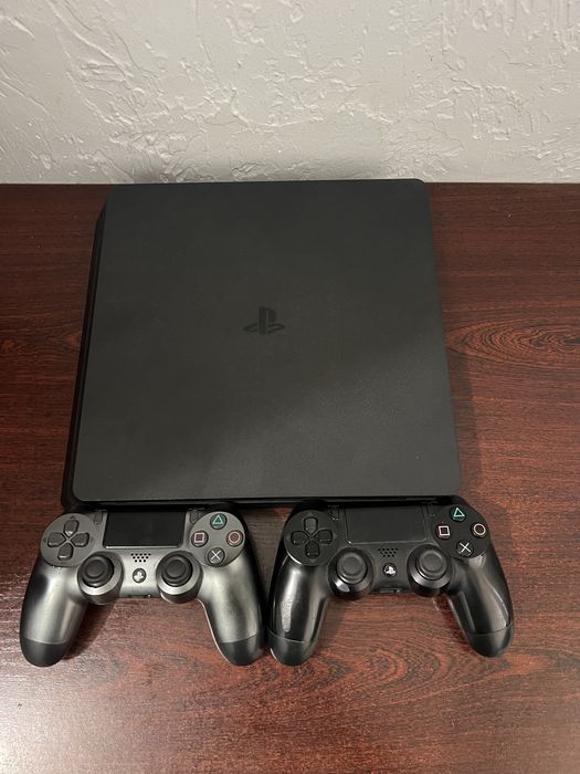 Продам Playstation 4 Slim 1 Tb