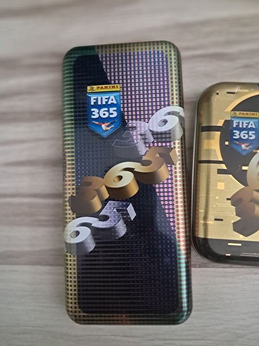 Puszki Panini na karty