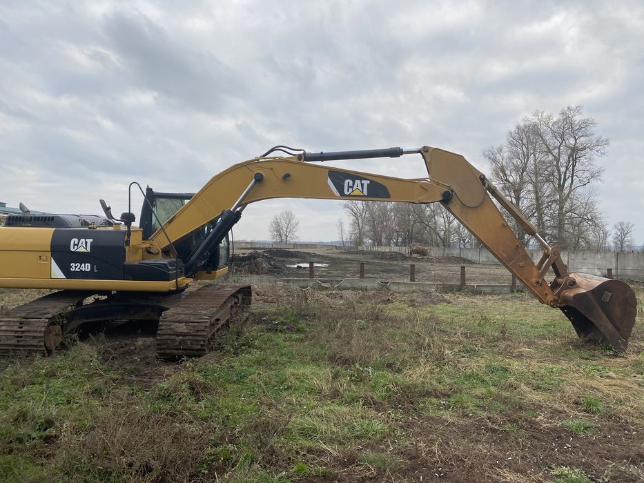 Оренда/послуги екскаватора Caterpillar 324 dL