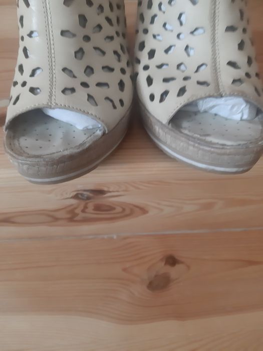 Sandały koturny Lasocki skóra