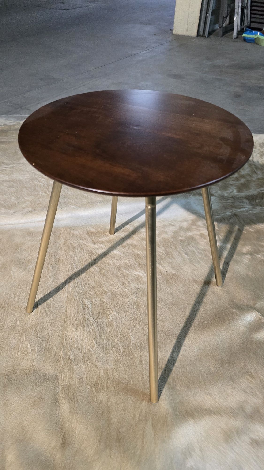 Mesa de madeira de centro